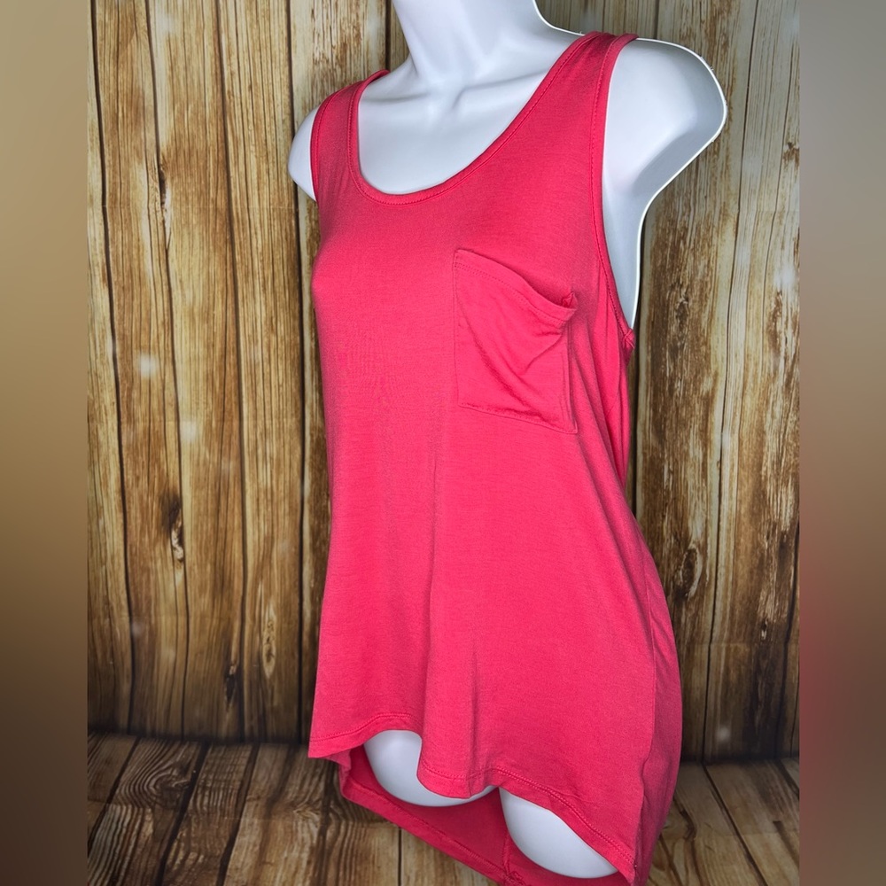 NWT Coral flowy tank medium